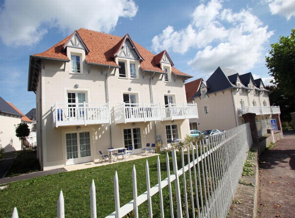 Residence Odalys Le Domaine Des Dunettes Cabourg Eksteriør billede