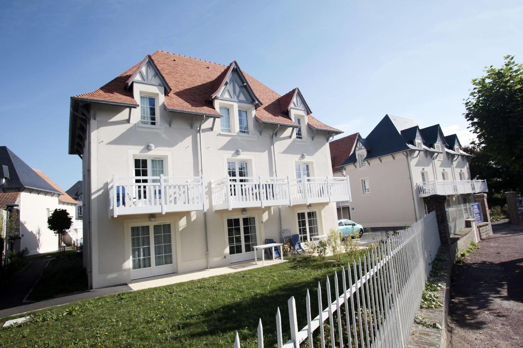 Residence Odalys Le Domaine Des Dunettes Cabourg Eksteriør billede