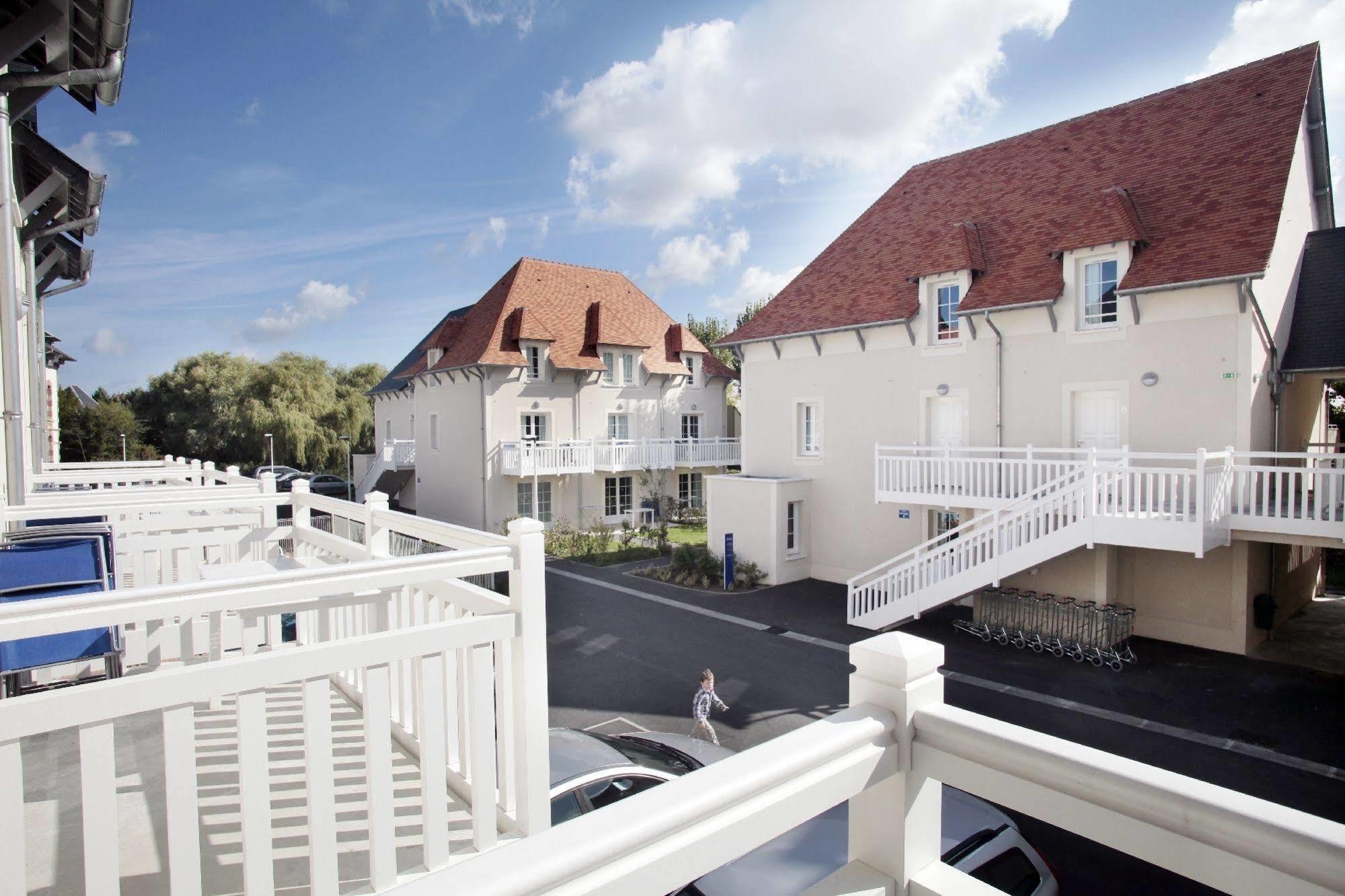 Residence Odalys Le Domaine Des Dunettes Cabourg Eksteriør billede