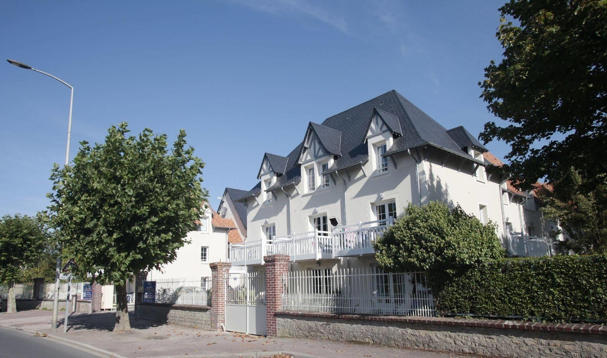 Residence Odalys Le Domaine Des Dunettes Cabourg Eksteriør billede